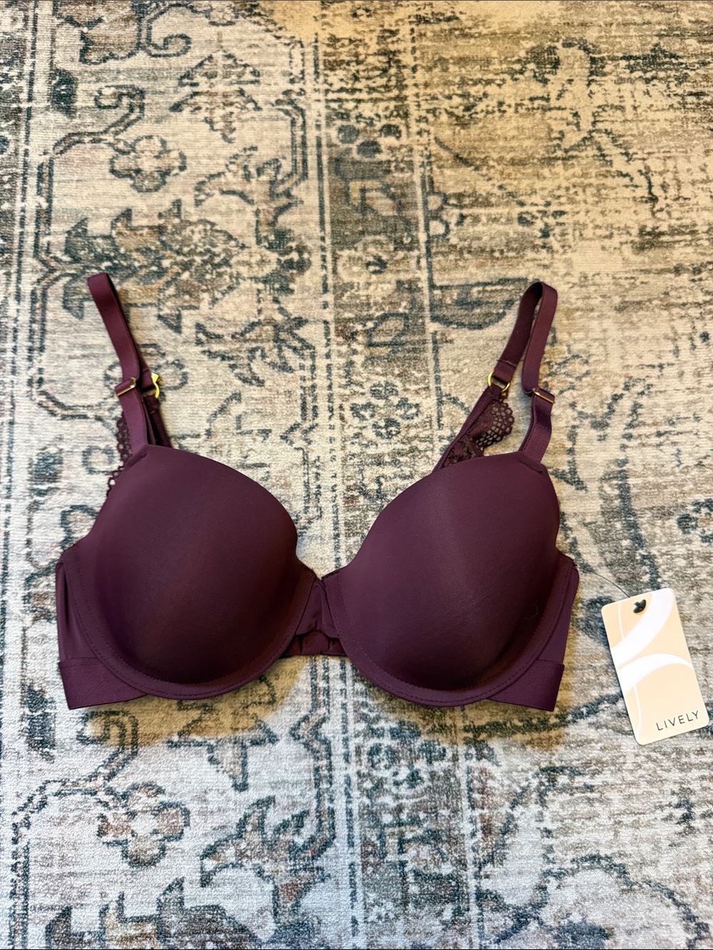 Lively Plunge Bra in Burgundy